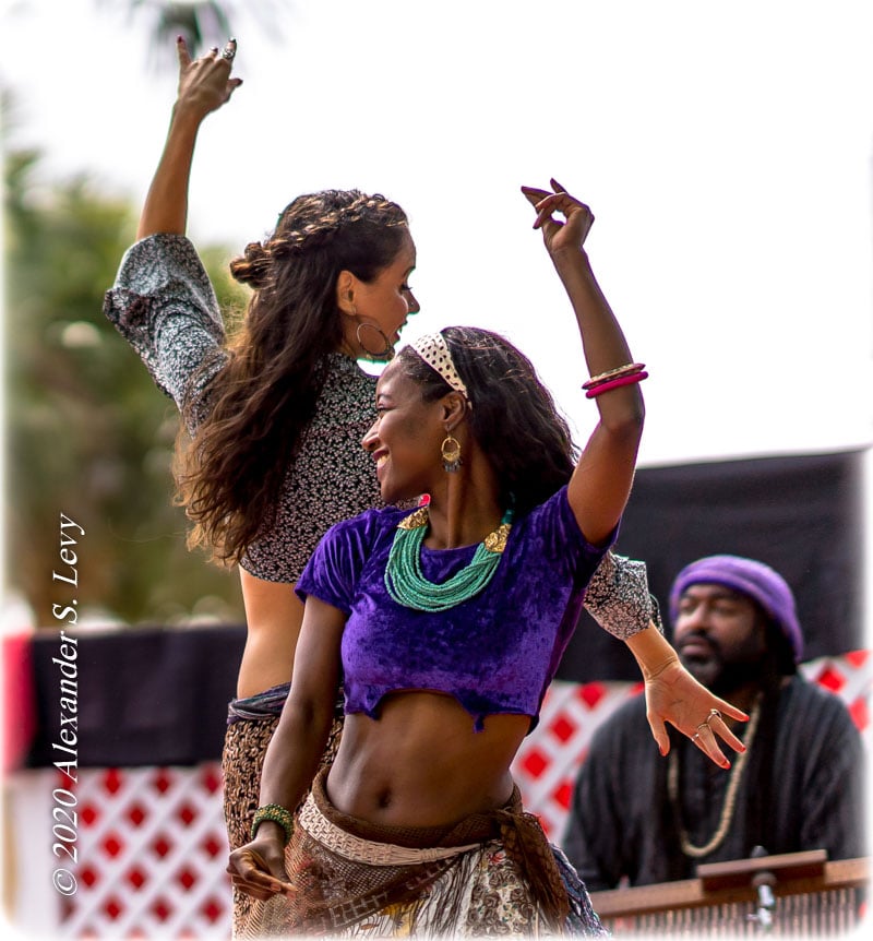 81cb97ee-2780-4c73-a50e-8061ee896fef-event_photos-Masala-Joy-Alex-Levy